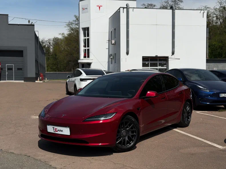 Tesla Model 3 2024 - 8