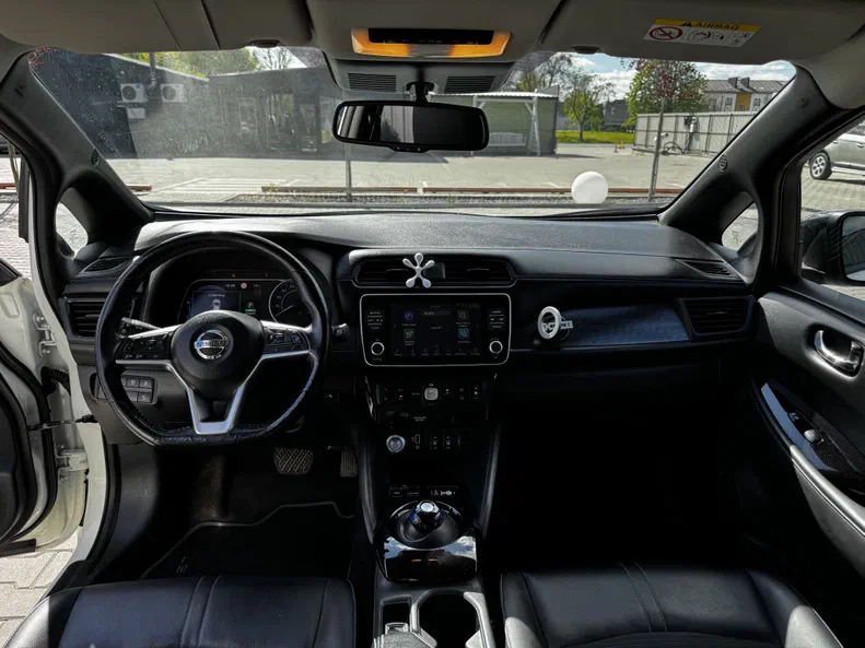 Nissan Leaf 2019 - 11