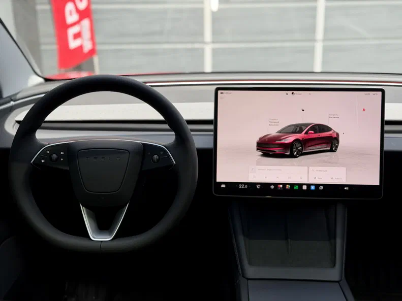 Tesla Model 3 2024 - 1