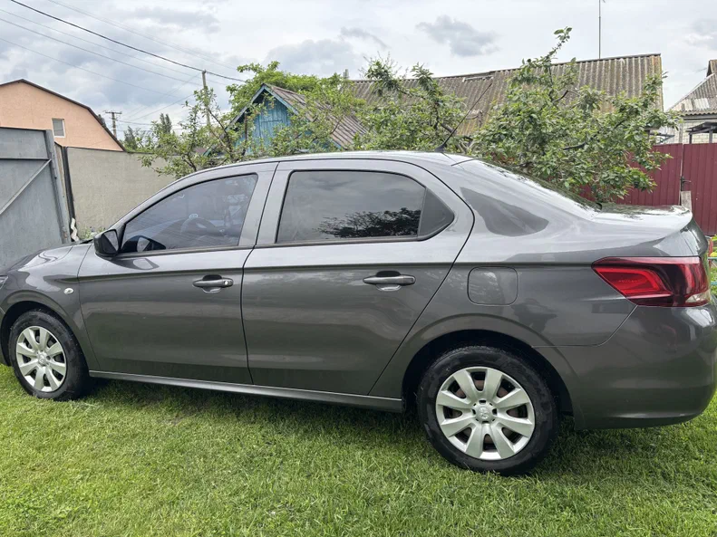 Peugeot 301 2018 - 4