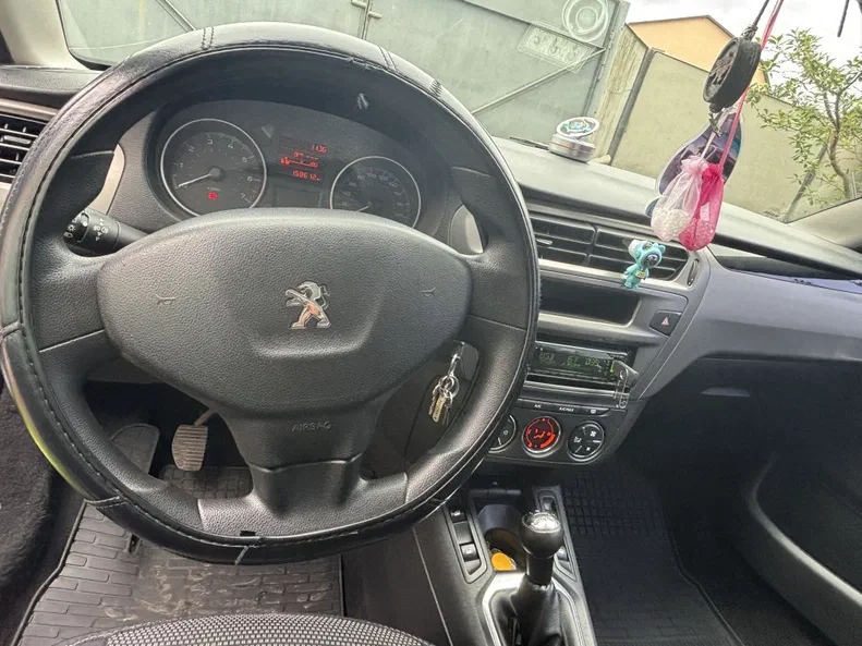 Peugeot 301 2018 - 6