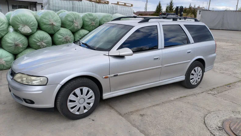 Opel Vectra 2000 - 1