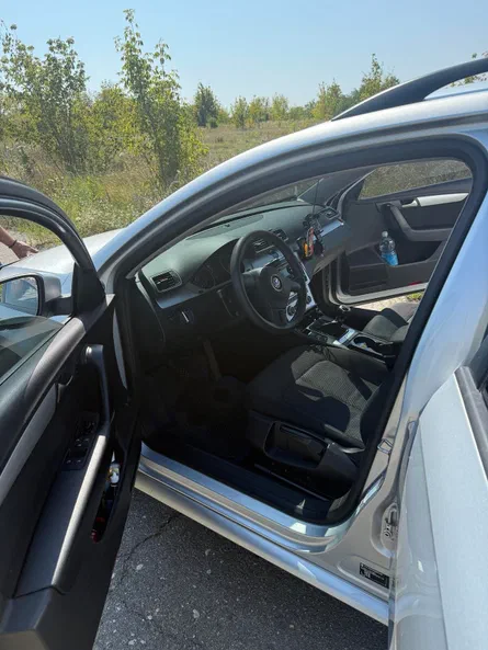 Volkswagen Passat 2011 - 9