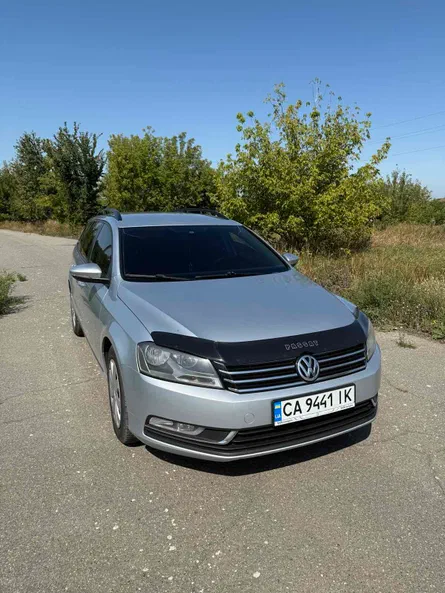 Volkswagen Passat 2011 - 5