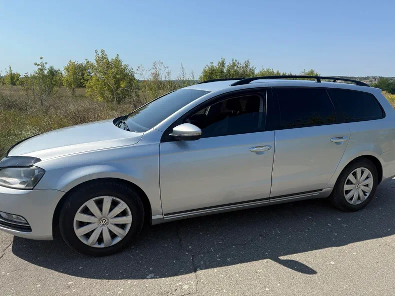 Volkswagen Passat 2011 - 4