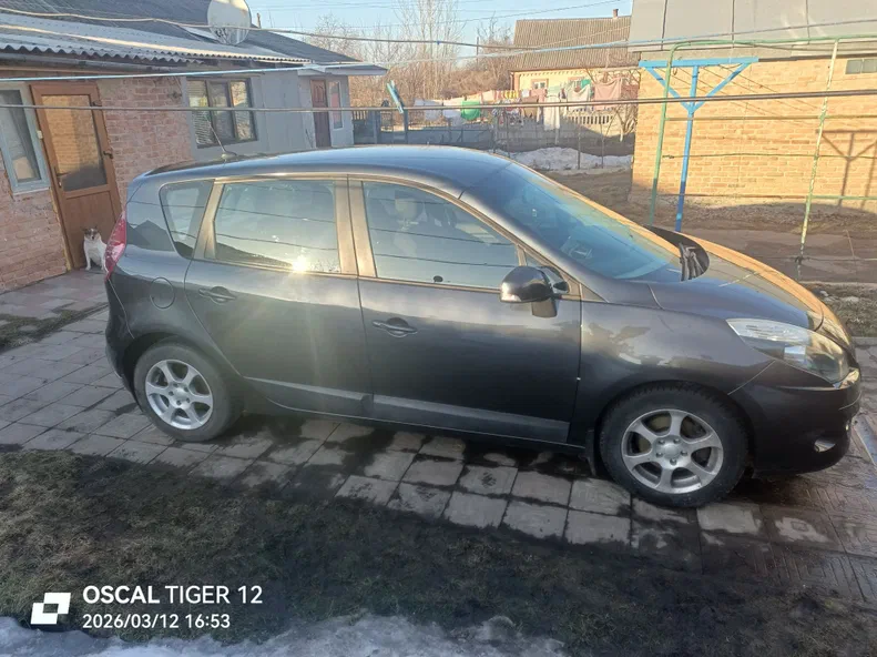 Renault Scenic 2010 - 1