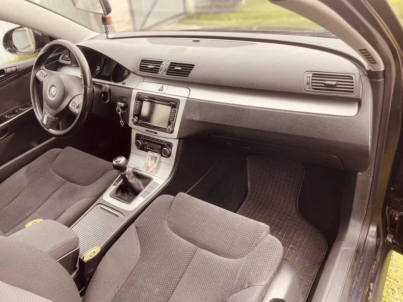 Volkswagen Passat 2009 - 19