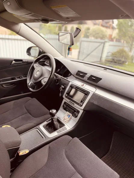 Volkswagen Passat 2009 - 15