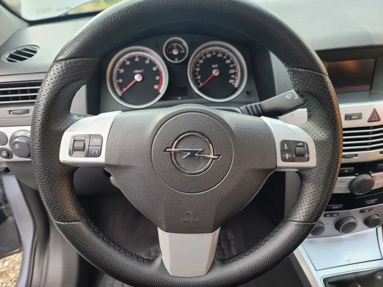 Opel Astra 2004 - 10