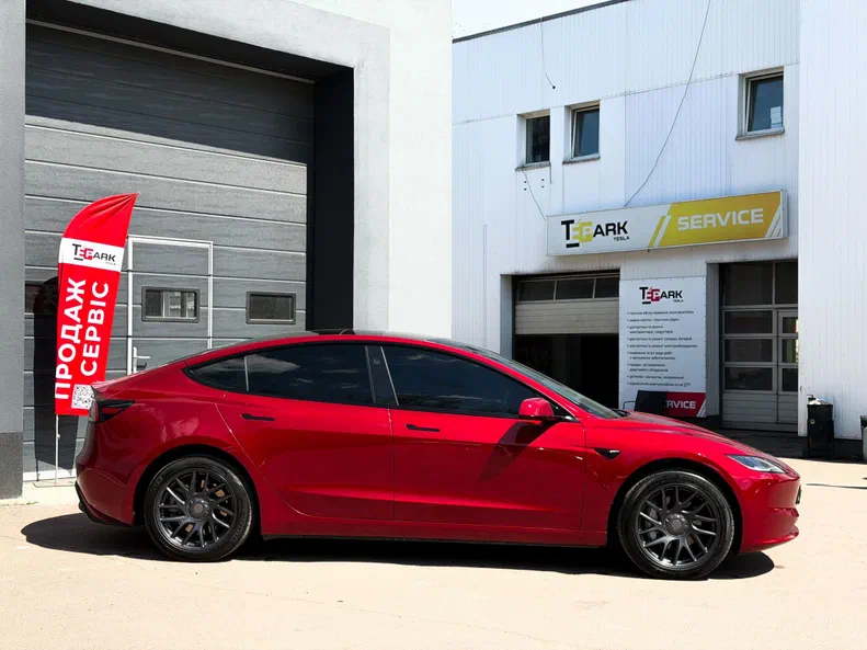 Tesla Model 3 2024 - 4