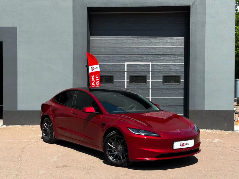 Tesla Model 3 2024 - 0