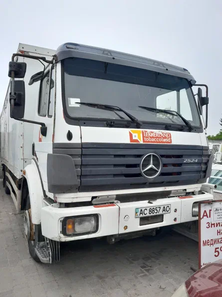 Mercedes-Benz Фургон (6х2) 1998 - 0