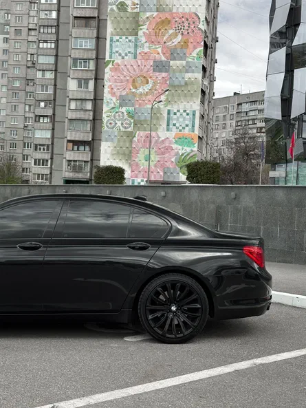 BMW 7 серія 2011 - 9