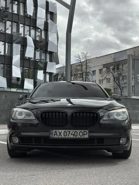 BMW 7 серии 2011
