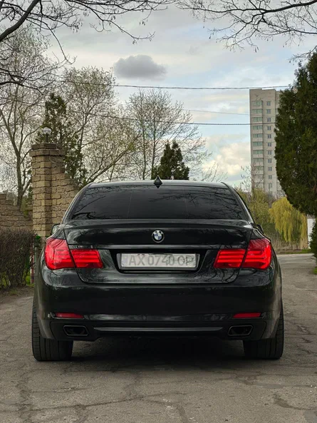 BMW 7 серія 2011 - 22