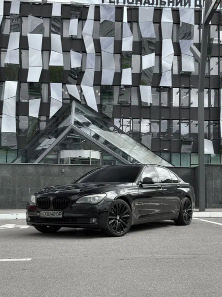 BMW 7 серии 2011