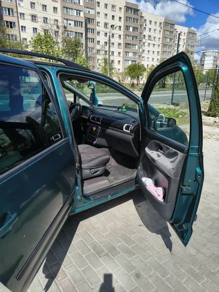 Ford Galaxy 2000 - 14