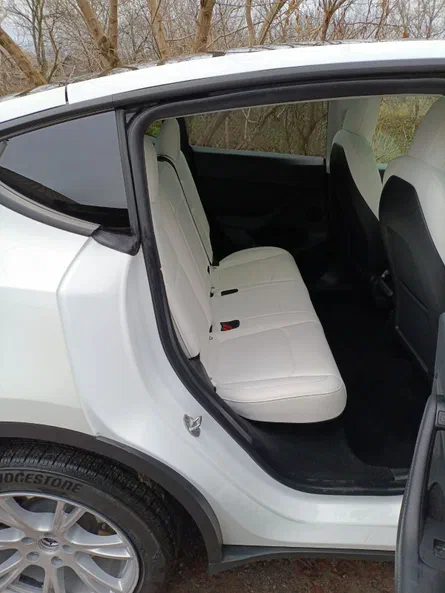 Tesla Model Y 2022 - 10