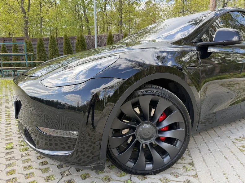 Tesla Model Y 2022 - 14