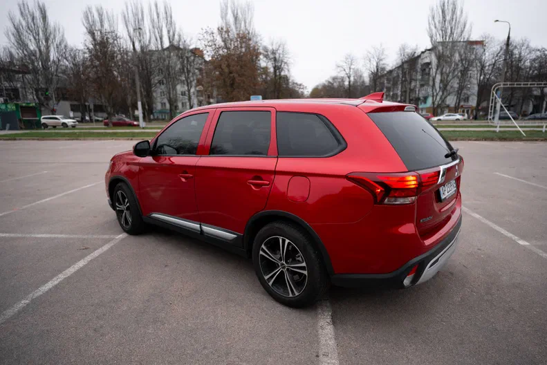 Mitsubishi Outlander 2019 - 8