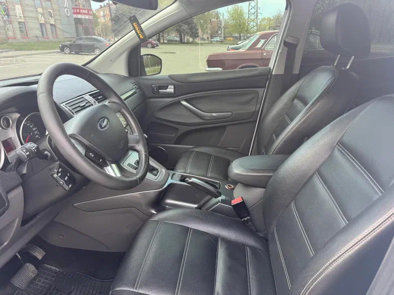 Ford Kuga 2011 - 6