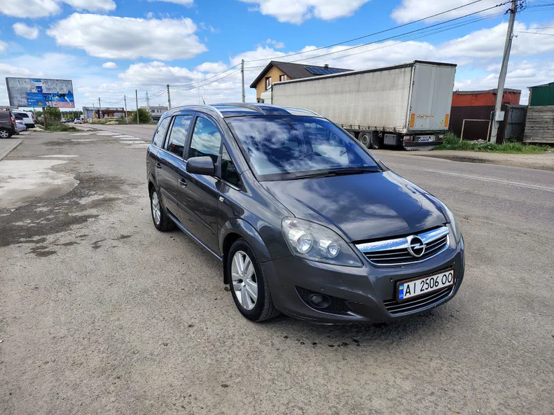 Opel Zafira 2011 - 10