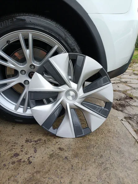 Tesla Model Y 2022 - 13