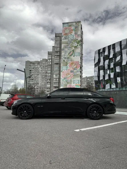 BMW 7 серія 2011 - 6