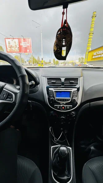Hyundai Accent 2012 - 11