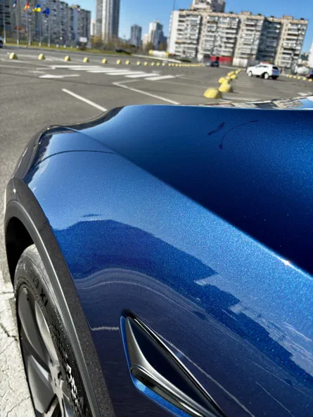 Tesla Model Y 2025 - 6