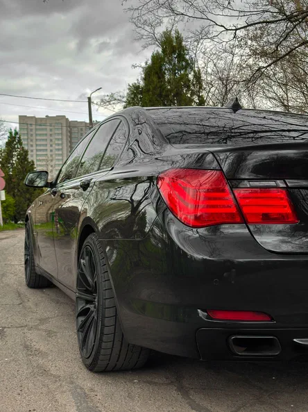 BMW 7 серія 2011 - 23