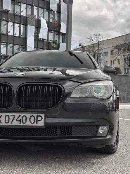 BMW 7 серии 2011