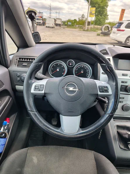 Opel Zafira 2011 - 15