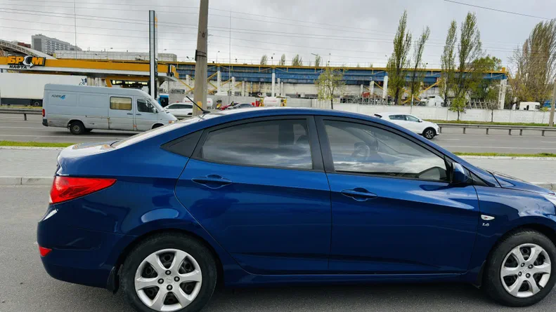 Hyundai Accent 2012