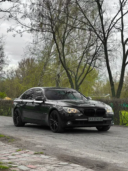 BMW 7 серія 2011 - 18