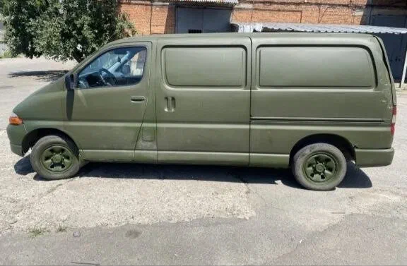 Toyota HiAce 2003