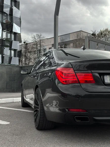 BMW 7 серія 2011 - 12