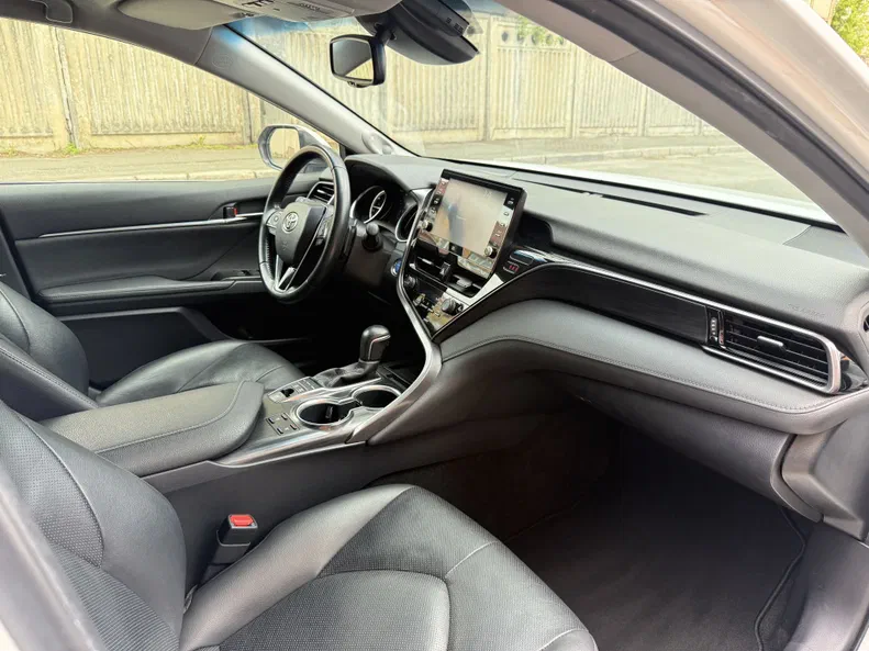 Toyota Camry 2021 - 9