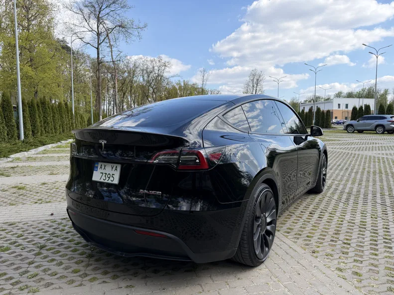 Tesla Model Y 2022