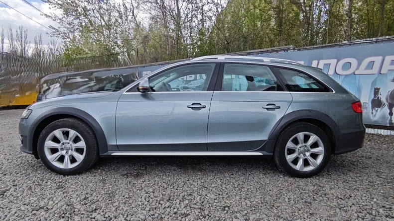 Audi A4 allroad 2011