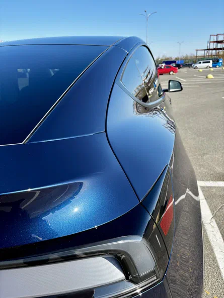 Tesla Model Y 2025