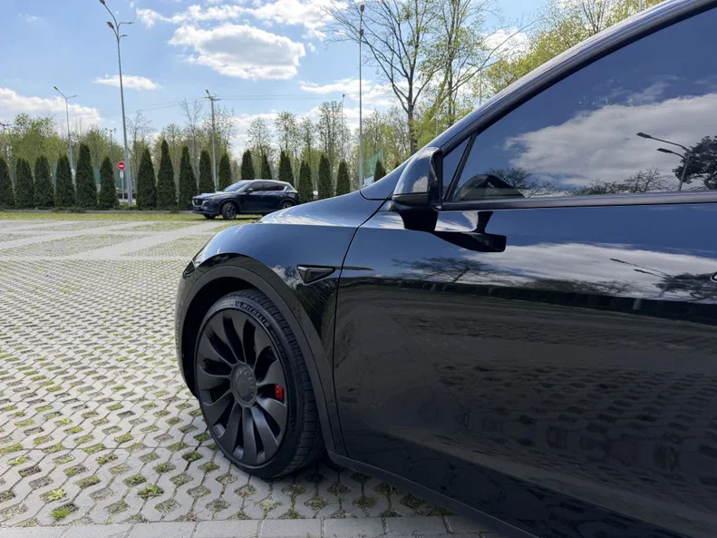Tesla Model Y 2022 - 7