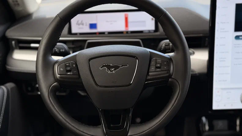 Ford Mustang Mach-E 2023 - 13