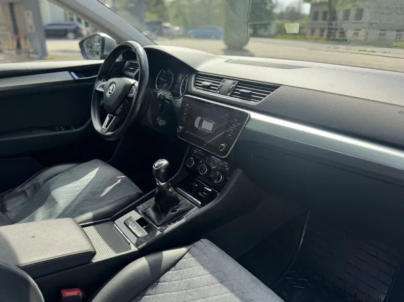 Skoda Superb 2019 - 7