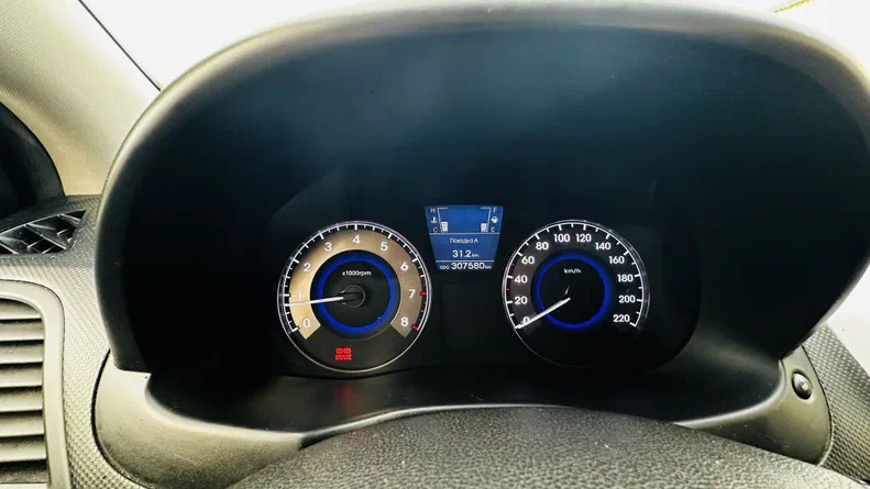 Hyundai Accent 2012 - 10