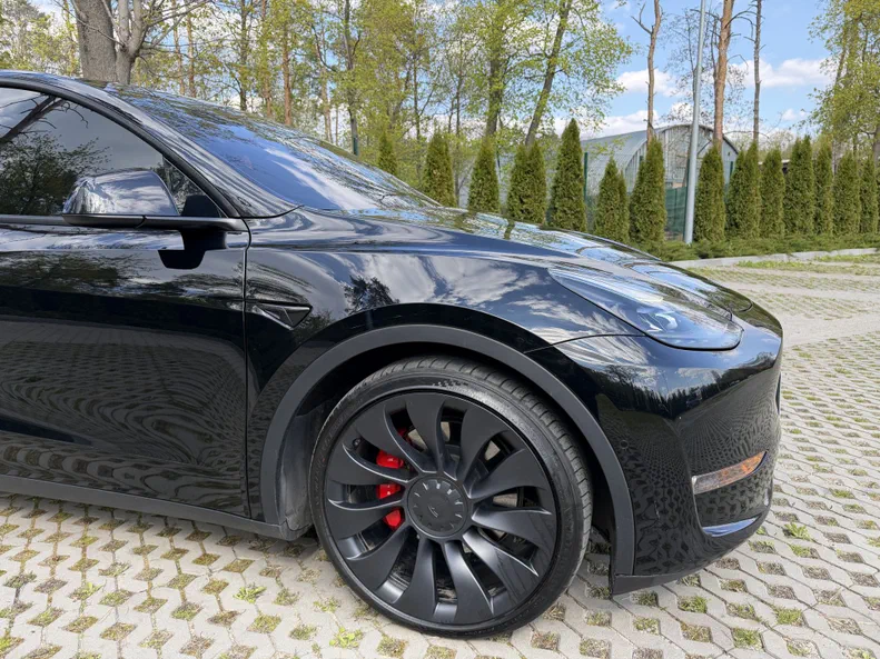 Tesla Model Y 2022 - 12