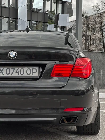 BMW 7 серія 2011 - 11