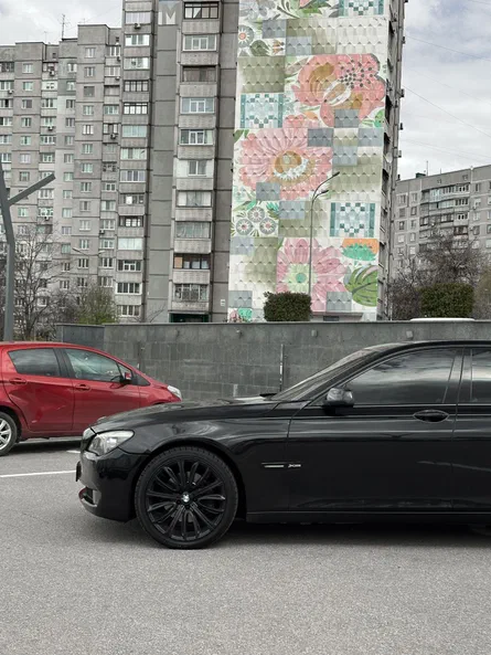 BMW 7 серія 2011 - 8