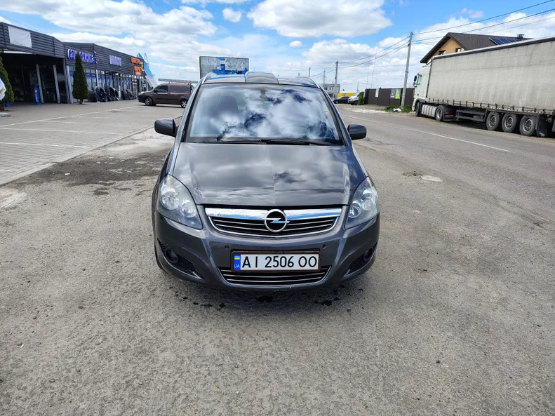 Opel Zafira 2011 - 9