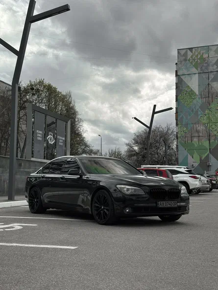 BMW 7 серія 2011 - 5
